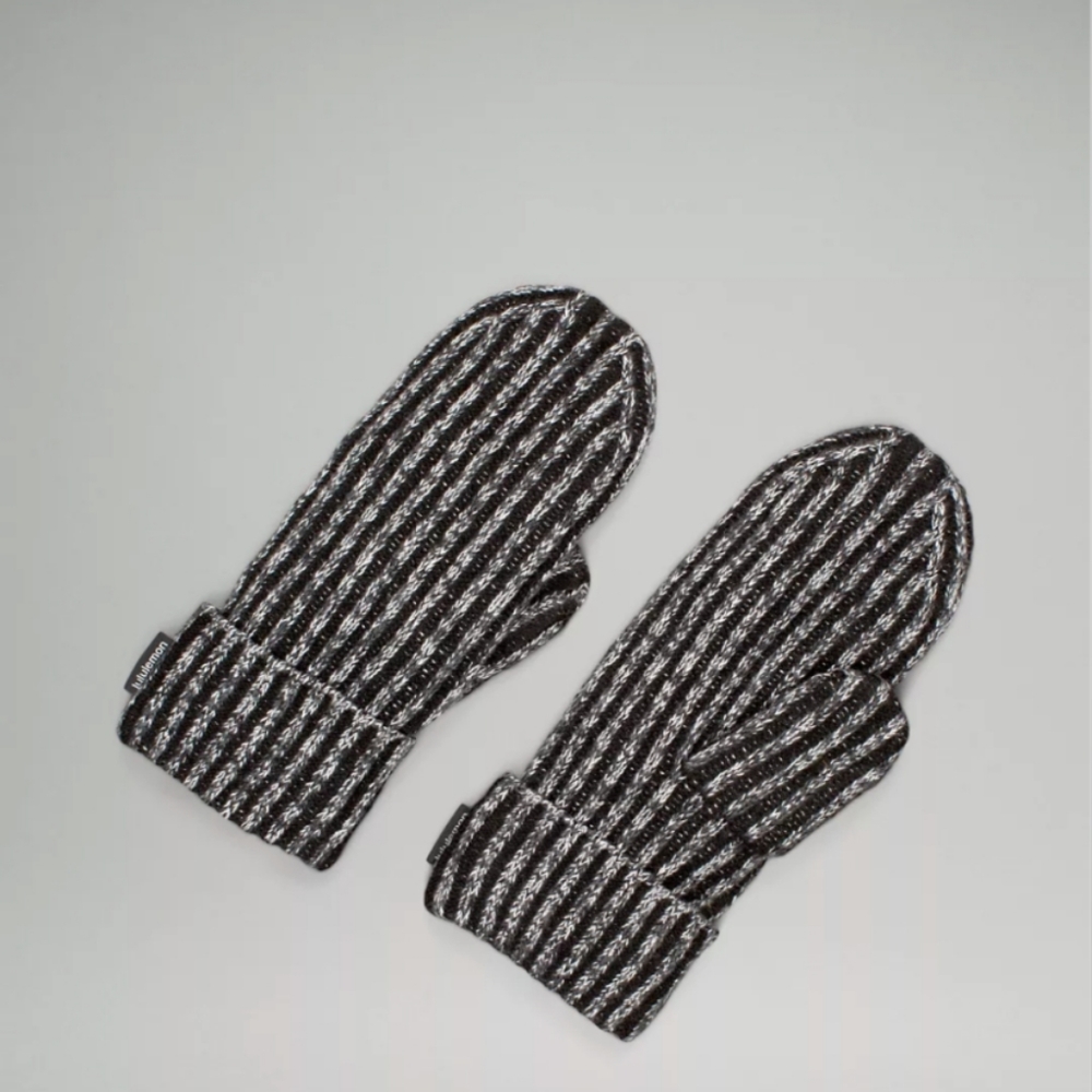 Women's Textured Fleece-Lined Knit Mittens